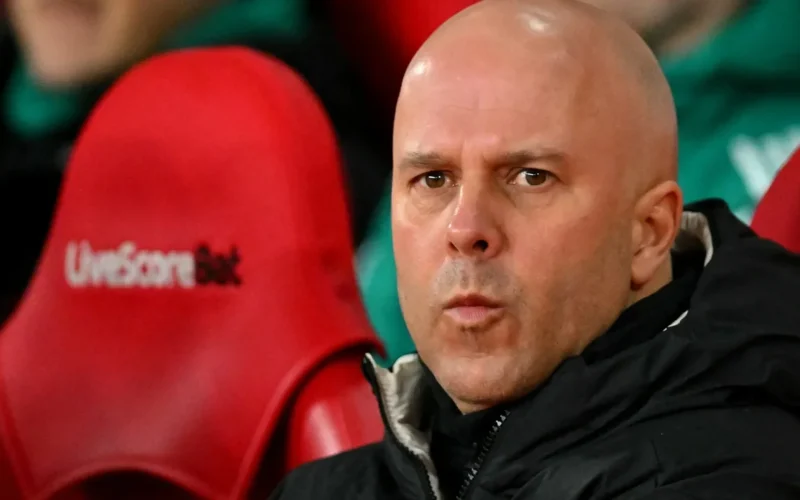 أرني سلوت يرد على روني.. مدرب ليفربول يكشف سر التشابه مع يورجن كلوب